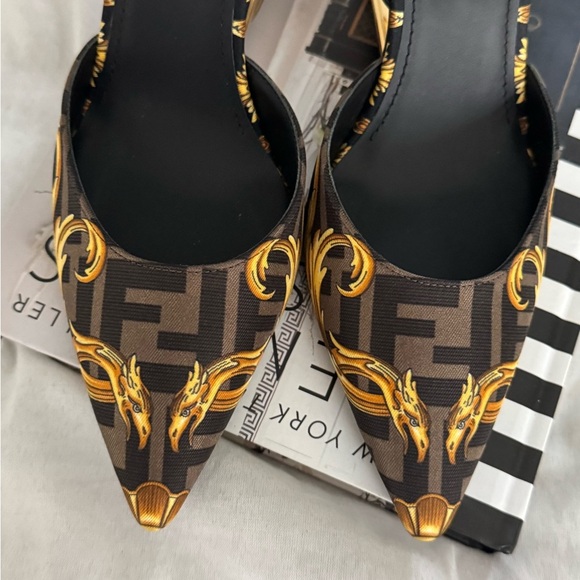 Authentic Fendi Versace Black and Gold Patterned Heels - Picture 3 of 13